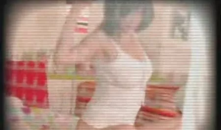 Von angeheuerten Arbeitern youtube hausfrauensex gefickt