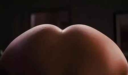 Brünette legte einen molligen Arsch auf hausfrauensex privat den Penis Yoga