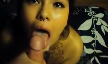 Sexy Girls hatten eine spiritualistische schweizer hausfrauensex Sitzung, die mit Sex endete