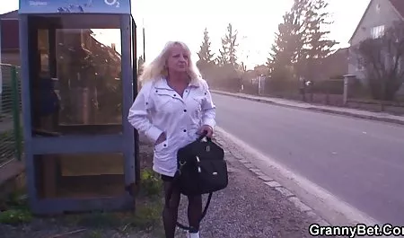 Fickt eine Schlampe Alicia Tees reife hausfrauen beim sex im Analkanal